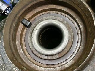 Кулак поворотный передний правый, ориг. номер 7H0407258G, Volkswagen Transporter T5 2002-2009