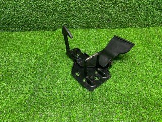 Крюк замка капота, ориг. номер 7H0823480A, Volkswagen Transporter T5 2002-2009