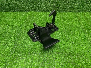 Крюк замка капота, ориг. номер 7H0823480A, Volkswagen Transporter T5 2002-2009