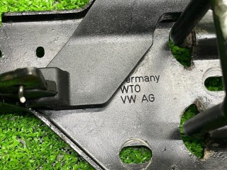 Крюк замка капота, ориг. номер 7H0823480A, Volkswagen Transporter T5 2002-2009