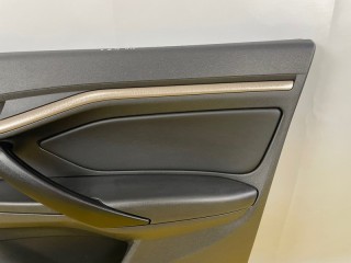 Обшивка двери передняя правая, ориг. номер 8450008322, Lada Vesta 2015-2026