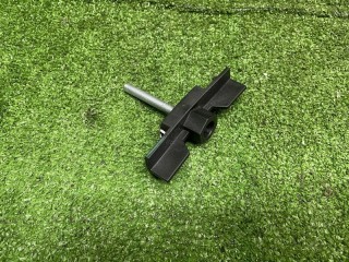 Болт крепления запасного колеса, ориг. номер 8891591696, Geely Coolray 2019-2024