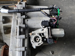Раздаточная коробка Land Rover Range Rover 3 поколение [2-й рестайлинг] 2009-2012