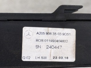направляющая шторки багажника левая, ориг. номер A2059063503, Mercedes-Benz C W205 [рестайлинг] 2018-2023