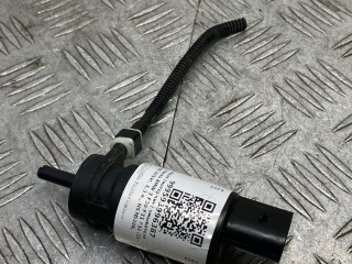 насос (моторчик) омывателя стекла, ориг. номер 67127302589, 7302589, BMW 3 GT F34 [рестайлинг] 2015-2020