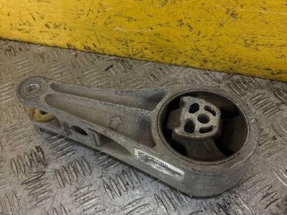 подушка крепления КПП, ориг. номер 84146943, Chevrolet Equinox 3 поколение 2017-2021
