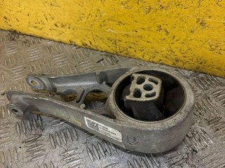 подушка крепления КПП, ориг. номер 84146942, Chevrolet Equinox 3 поколение 2017-2021