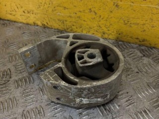 подушка крепления КПП, ориг. номер 84028526, Chevrolet Traverse 2 поколение 2017-2021