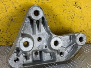кронштейн коробки (балка кпп), ориг. номер 84787735, Buick Envision 2 2020-2026
