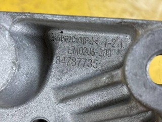 кронштейн коробки (балка кпп), ориг. номер 84787735, Buick Envision 2 2020-2026