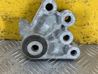кронштейн коробки (балка кпп), ориг. номер 42481300, Buick Encore GX 1 поколение 2019-2023