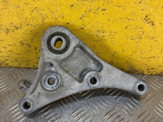 кронштейн коробки (балка кпп) Buick Encore 1 поколение 2012-2016, 95142834