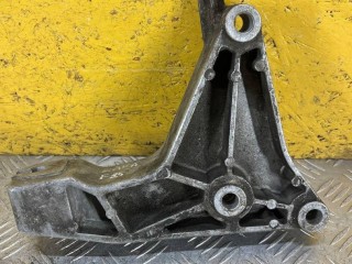 кронштейн коробки (балка кпп) Opel Zafira A 1999-2003, 24407004