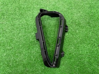 Крепление поворотника переднее левое, ориг. номер 8148233080, Toyota Camry V55 2014-2017