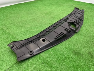 Накладка на панель радиатора, ориг. номер 53295-33130, Toyota Camry V70 2014-2017