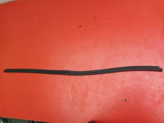 Резинка на бампер передняя, ориг. номер 53395-12050, Toyota Corolla E150 2006-2010