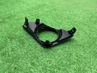 Рамка противотуманки передняя правая, ориг. номер 8148112090, Toyota Corolla E150 2006-2010