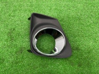 Рамка противотуманки передняя правая, ориг. номер 8148112180, Toyota Corolla E150 2006-2010