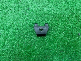 Кронштейн подкрыльника передний, ориг. номер 53879-30050, Toyota Camry v50 2009-2011