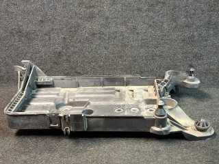 полка аккумулятора, ориг. номер 5Q0915331K, 5Q0915321J, Volkswagen Jetta 7 поколение 2018-2022