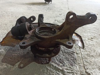 кулак передний левый, Toyota Sienna 2 поколение XL20 [рестайлинг] 2006-2009