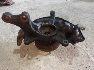 кулак передний правый, Toyota Sienna 2 поколение XL20 [рестайлинг] 2006-2009