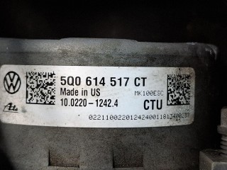 блок ABS, ориг. номер 5Q0614517CT, Volkswagen Jetta 7 поколение 2018-2022
