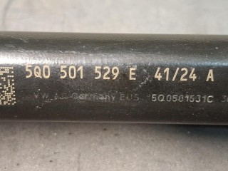 рычаг задний правый, ориг. номер 5Q0501529E, Volkswagen Taos 1 поколение [рестайлинг] 2024-2026