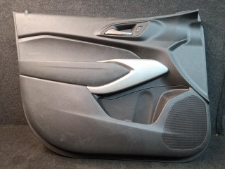 обшивка двери передней левой, ориг. номер 42851044, 42851016, Chevrolet Trax 2 поколение 2023-2026