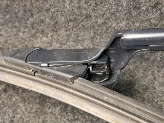 поводок стеклоочистителя правый, ориг. номер 42734491, 4273449123B, Chevrolet Trax 2 поколение 2023-2026
