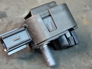 датчик удара в двери левый передний передней левой, ориг. номер 13544409, Chevrolet Trax 2 поколение 2023-2026