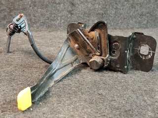 замок капота, ориг. номер 84693736, Chevrolet Equinox 3 поколение [рестайлинг] 2021-2024