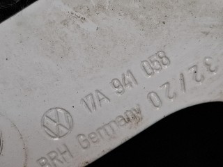 кронштейн крыла передний правый, ориг. номер 17A941058, Volkswagen Jetta 7 поколение 2018-2022