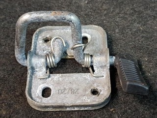 замок капота, ориг. номер 17A823186, Volkswagen Jetta 7 поколение 2018-2022