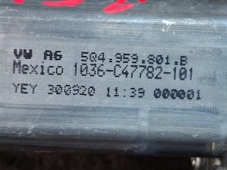 моторчик стеклоподъемника передний левый, ориг. номер 5Q0959901B, Volkswagen Jetta 7 поколение 2018-2022