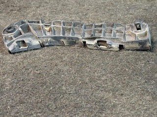 кронштейн крепления бампера переднего левый, ориг. номер 52536-06020, Toyota Camry 7 поколение XV40 2006-2009