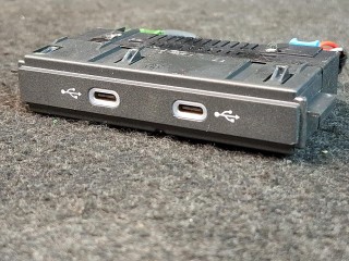 разъем AUX / USB, ориг. номер 5NA035700, Volkswagen Taos 1 поколение 2020-2024