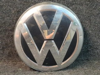 эмблема решетки радиатора, ориг. номер 3G0853601A, 3025312116S, Volkswagen Jetta 7 поколение 2018-2022