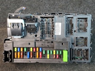 блок предохранителей, ориг. номер LU5T-15604, Ford Explorer 6 поколение U625 2019-2024