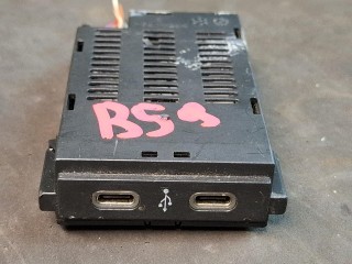 разъем AUX / USB, ориг. номер 2G6035736, Volkswagen Jetta 7 поколение 2018-2022