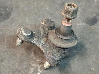 шаровая опора передняя левая, Toyota Prius V 1 поколение ZVW41 2011-2014