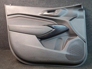 обшивка двери передней левой, ориг. номер 42851044, Chevrolet Trax 2 поколение 2023-2026