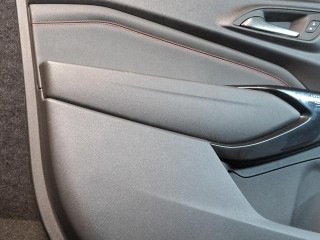 обшивка двери передней левой, ориг. номер 42851044, Chevrolet Trax 2 поколение 2023-2026