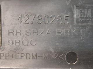 кронштейн (крепление) левый, ориг. номер 42780285, Chevrolet Trax 2 поколение 2023-2026