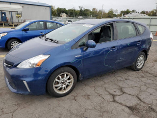 Toyota Prius V 1 поколение ZVW41 2014г. 1.8 л. - фото №2