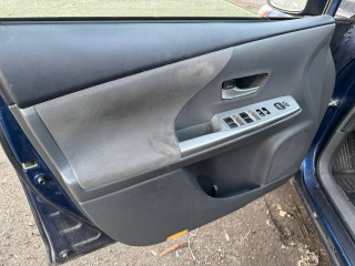 Toyota Prius V 1 поколение ZVW41 2014г. 1.8 л. - фото №14