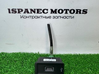 Разъем AUX / USB, ориг. номер 760035222, Volkswagen Touareg 2018-2023
