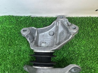 Кронштейн КПП, ориг. номер 6861570, BMW X5 2018-2023