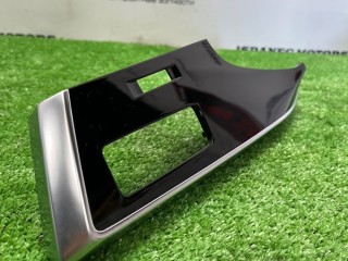 Накладка декоративная на торпедо, ориг. номер 4M8857237, Audi RSQ8 2019-2024