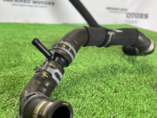 Патрубок системы охлаждения, ориг. номер 4M8121471B, Audi RSQ8 2019-2024